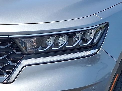 Certified 2023 Kia Sorento EX AWD/4WD image 9