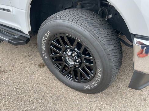 Used 2020 Ford F250 XLT w/ XLT Premium Package image 3