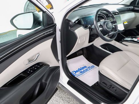 Used 2023 Hyundai Tucson Limited FWD image 3