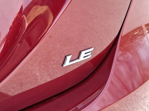 Used 2019 Toyota Camry LE image 30