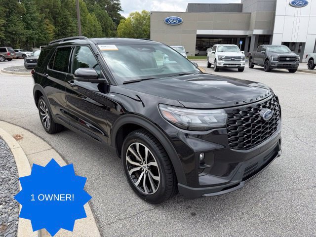 Certified 2025 Ford Explorer ST-Line AWD/4WD image 2