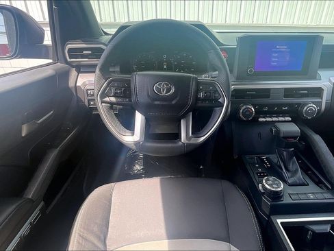 Used 2025 Toyota Tacoma TRD Off-Road image 6