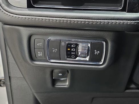 Certified 2022 Lincoln Nautilus Standard image 23