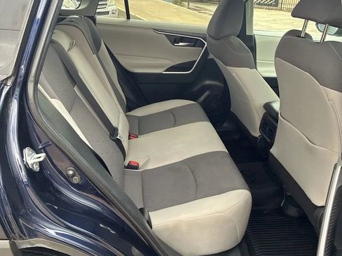 Used 2020 Toyota RAV4 XLE FWD image 10