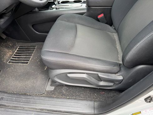 Used 2019 Nissan Pathfinder S image 24