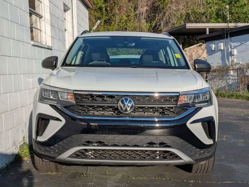 Used 2023 Volkswagen Taos S image 2