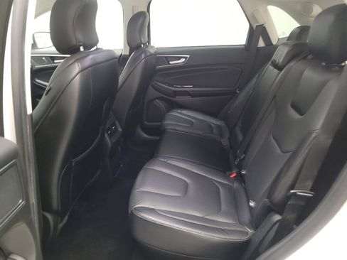 Used 2017 Ford Edge Titanium w/ Technology Package FWD image 18