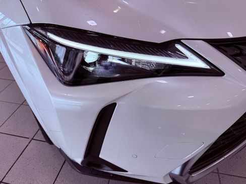 Used 2025 Lexus UX 300h FWD w/ Accessory Package (Z1) image 15