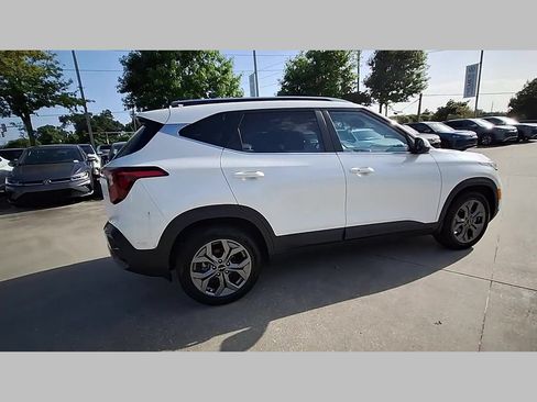 Used 2024 Kia Seltos S FWD image 38