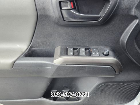 Used 2023 Toyota Tacoma SR5 image 33