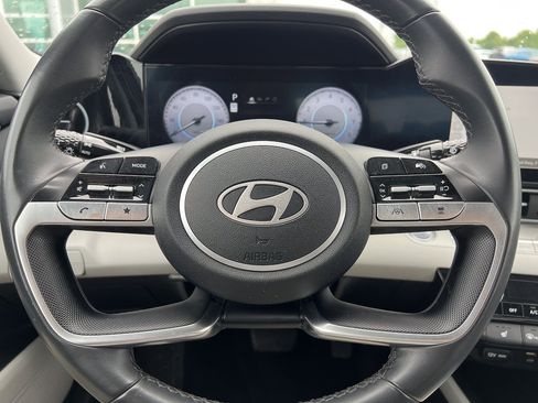 Used 2024 Hyundai Elantra Limited FWD image 17
