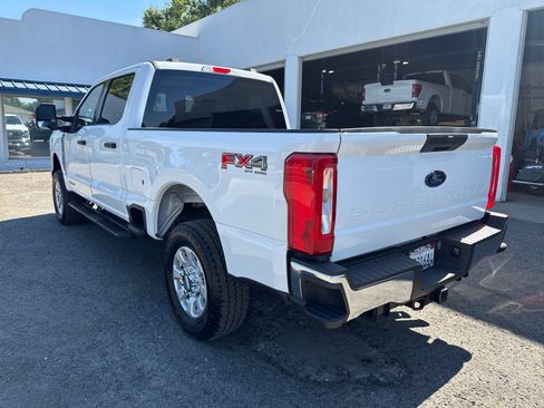 Used 2023 Ford F250 XLT w/ FX4 Off-Road Package AWD/4WD image 3