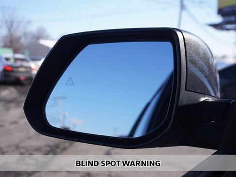 Used 2023 Kia Niro LX image 4