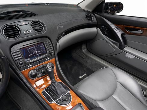 Used 2005 Mercedes-Benz SL 500 image 32