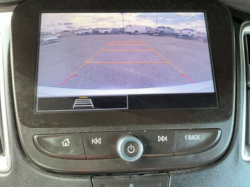 Used 2021 Chevrolet Malibu LT image 30