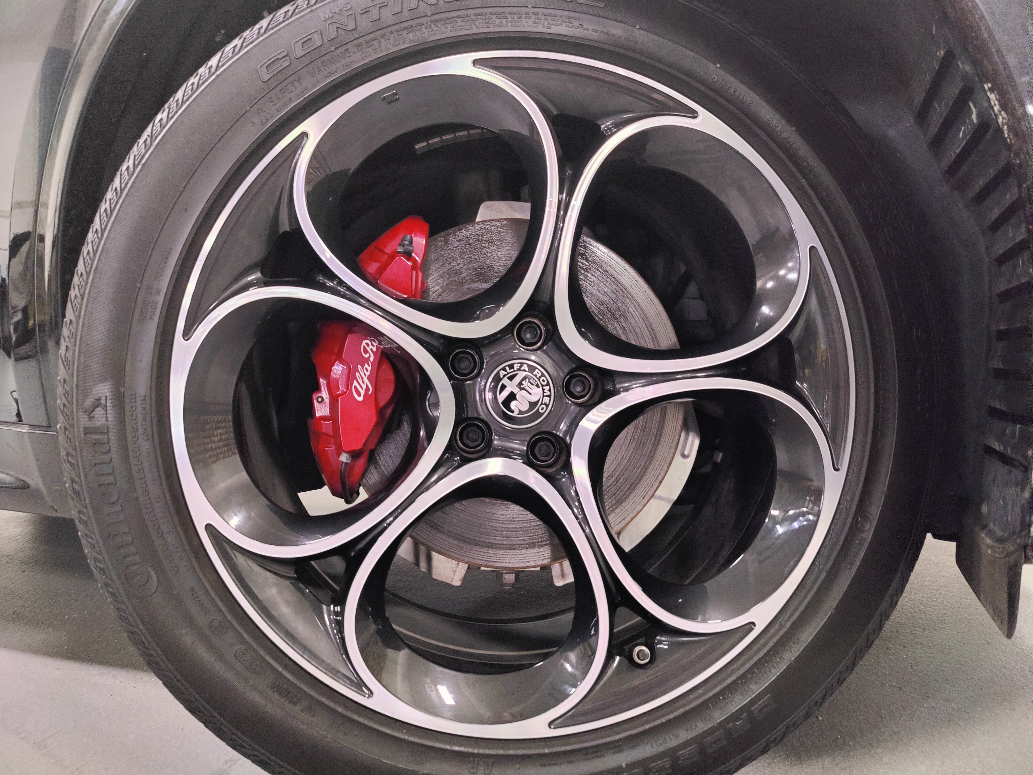Certified 2024 Alfa Romeo Stelvio Veloce AWD/4WD image 8