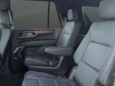 Used 2025 GMC Yukon Denali AWD/4WD image 14