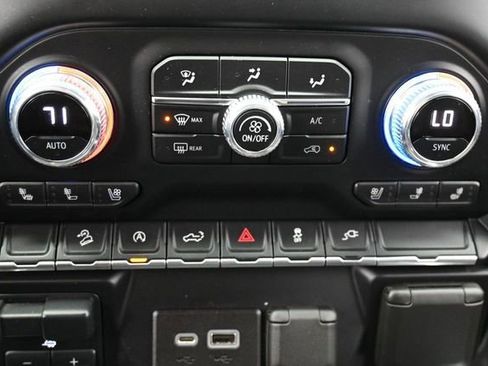 Used 2021 GMC Sierra 1500 SLT AWD/4WD image 21