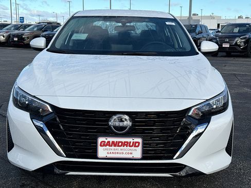 New 2025 Nissan Sentra SV image 3