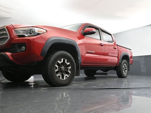 Used 2016 Toyota Tacoma TRD Off-Road image 20