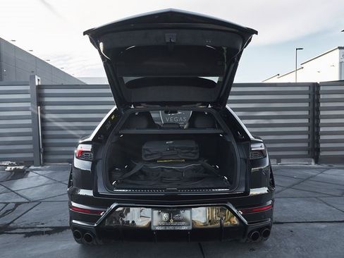 Used 2025 Lamborghini Urus SE image 17