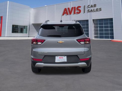 Used 2025 Chevrolet TrailBlazer LT AWD/4WD image 7