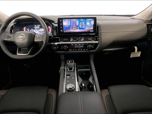 New 2026 Nissan Pathfinder Platinum w/ Accent Package AWD/4WD image 2