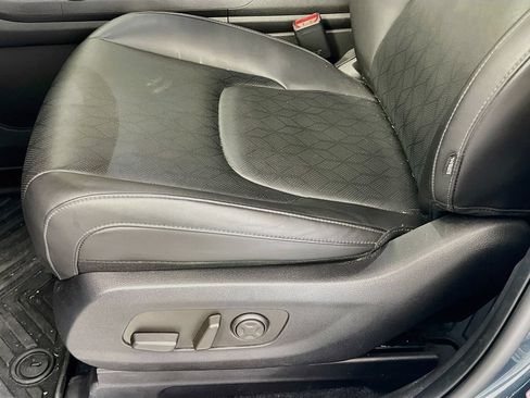 Certified 2025 Kia Carnival SX w/ SX Dark Edition Package FWD image 12