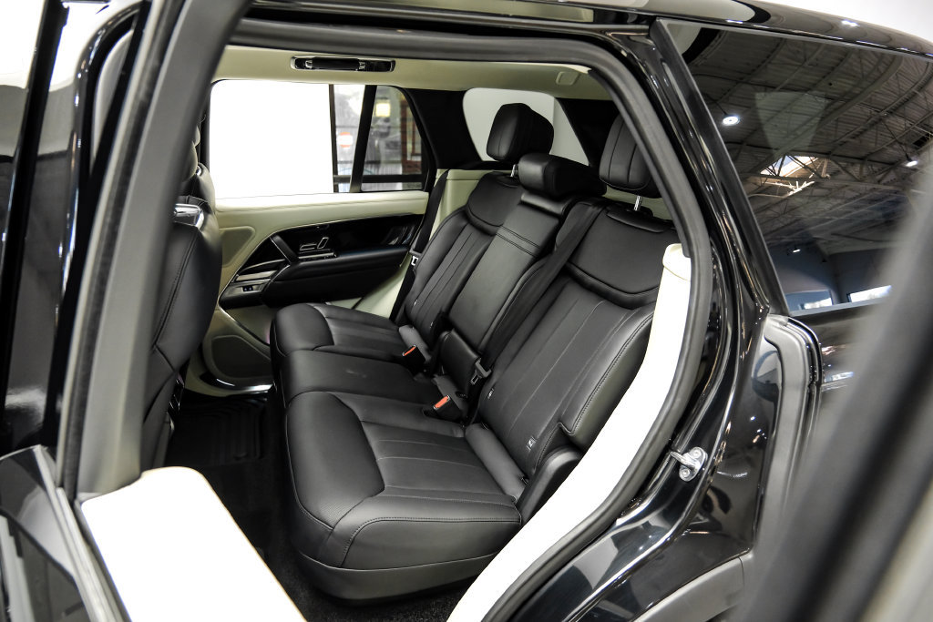 Used 2024 Land Rover Range Rover SE AWD/4WD image 45