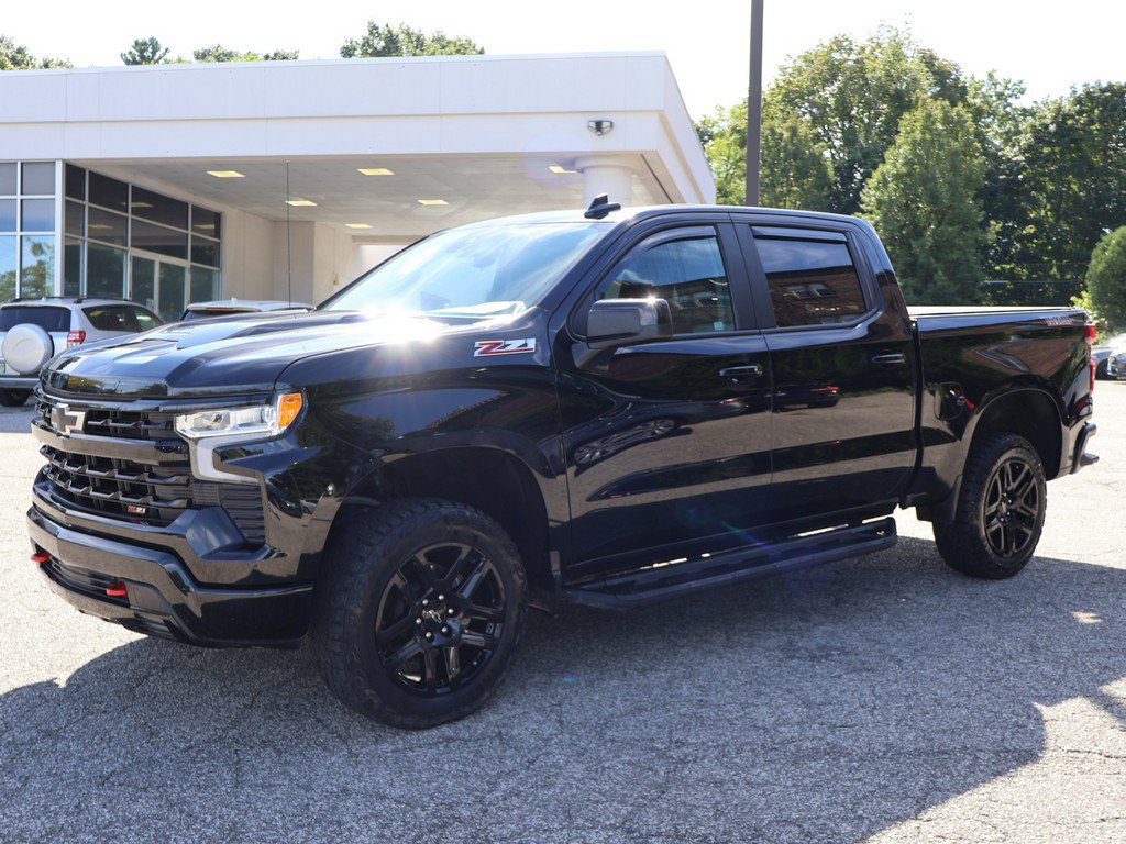 Used 2024 Chevrolet Silverado 1500 LT Trail Boss w/ Convenience Package II AWD/4WD image 9