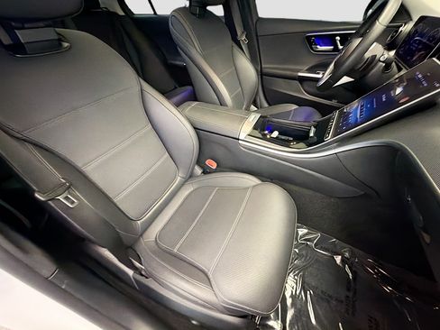Used 2025 Mercedes-Benz C 300 Sedan image 14