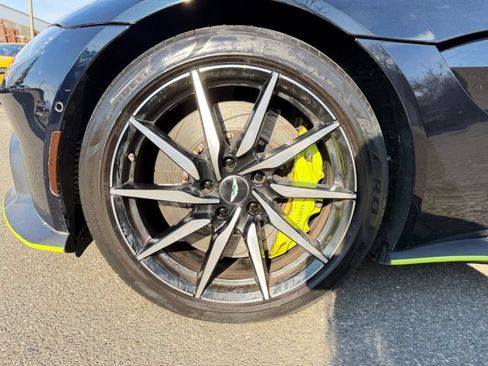 Used 2020 Aston Martin V8 Vantage Coupe RWD image 27