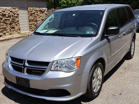Used 2016 Dodge Grand Caravan SE w/ Quick Order Package 29E SE FWD image 9