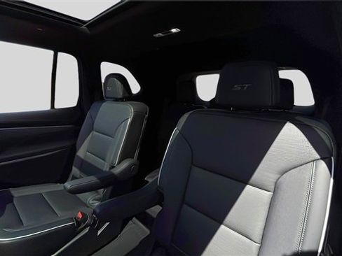 Used 2026 Buick Enclave Sport Touring w/ Power Package image 17