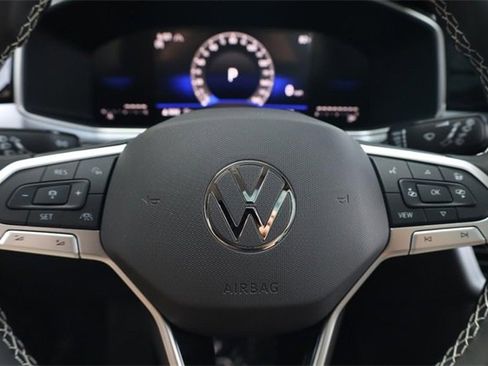 New 2025 Volkswagen Taos SE image 11