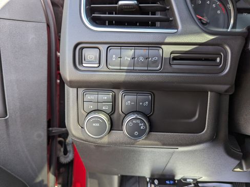 Used 2021 Chevrolet Tahoe RST AWD/4WD image 14