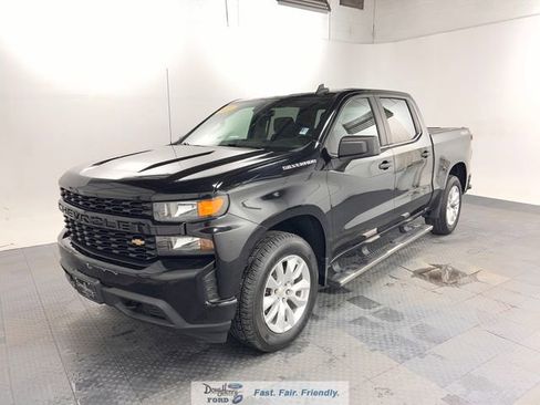 Used 2022 Chevrolet Silverado 1500 Custom image 1