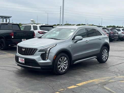 Used 2023 Cadillac XT4 Premium Luxury w/ Cold Weather Package AWD/4WD image 7
