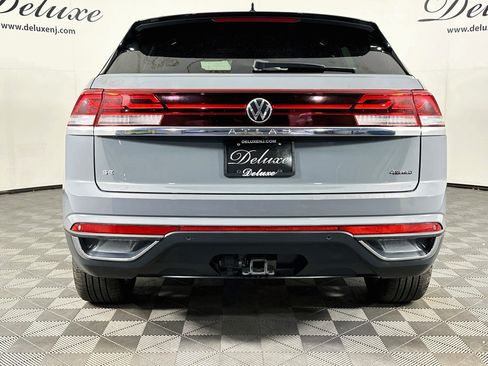 Used 2025 Volkswagen Atlas Cross Sport SE w/ Panoramic Sunroof Package AWD/4WD image 5