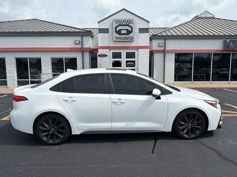 Used 2024 Toyota Corolla SE w/ SE Premium Package FWD image 10
