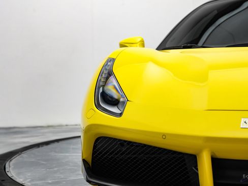 Used 2019 Ferrari 488 GTB RWD image 38