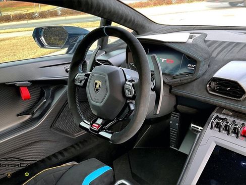 Used 2022 Lamborghini Huracan STO image 7