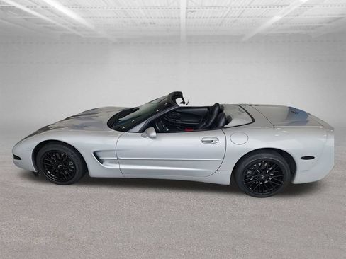 Used 2000 Chevrolet Corvette Convertible w/ Memory Pkg RWD image 5