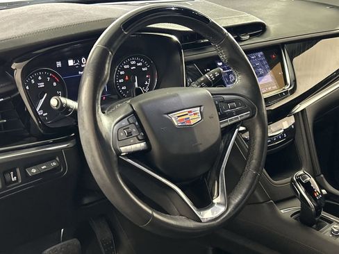 Used 2023 Cadillac XT6 Premium Luxury w/ Technology Package AWD/4WD image 14