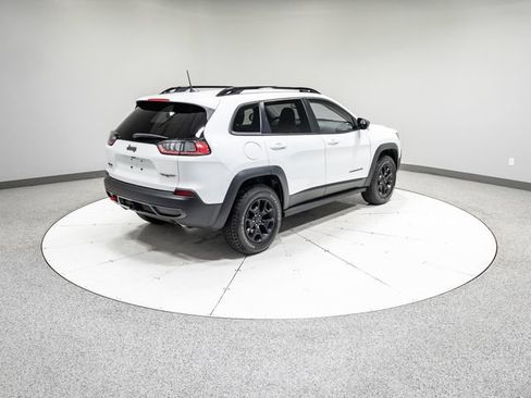 Used 2022 Jeep Cherokee Trailhawk w/ Sound & Nav Group AWD/4WD image 33