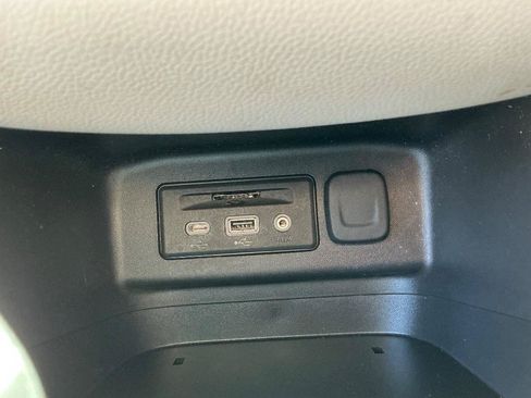 Used 2024 Chevrolet Equinox LT FWD image 22