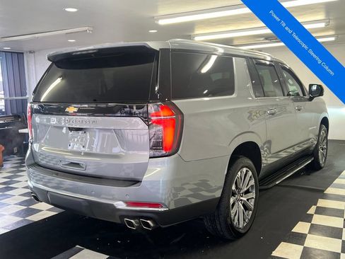 Used 2025 Chevrolet Suburban High Country AWD/4WD image 17