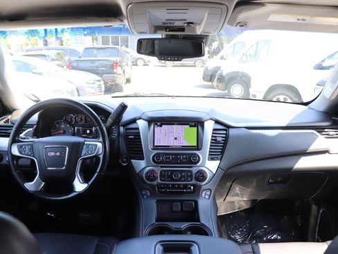 Used 2019 GMC Yukon XL SLT w/ Open Road Package AWD/4WD image 18
