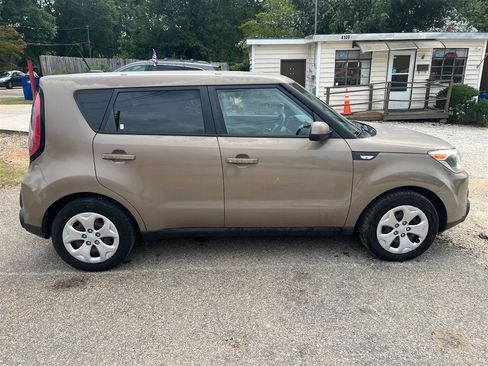 Used 2014 Kia Soul FWD image 4
