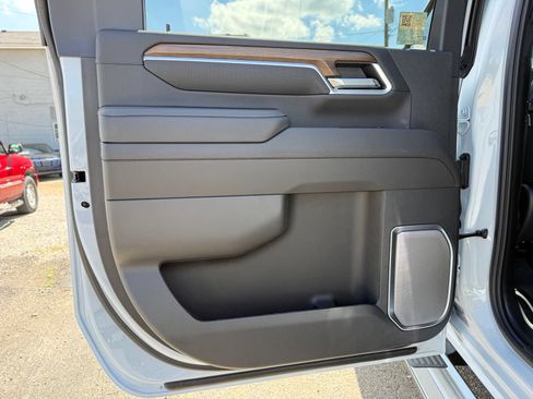 New 2026 Chevrolet Silverado 3500 High Country w/ High Country Premium Package AWD/4WD image 10